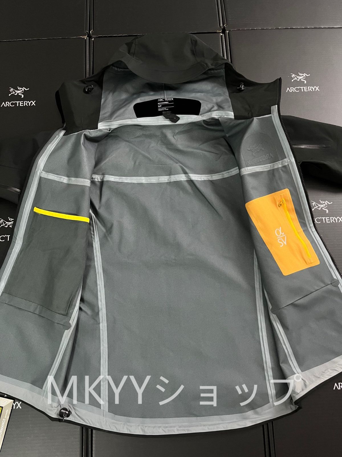 ハードシェルジャケット 登山