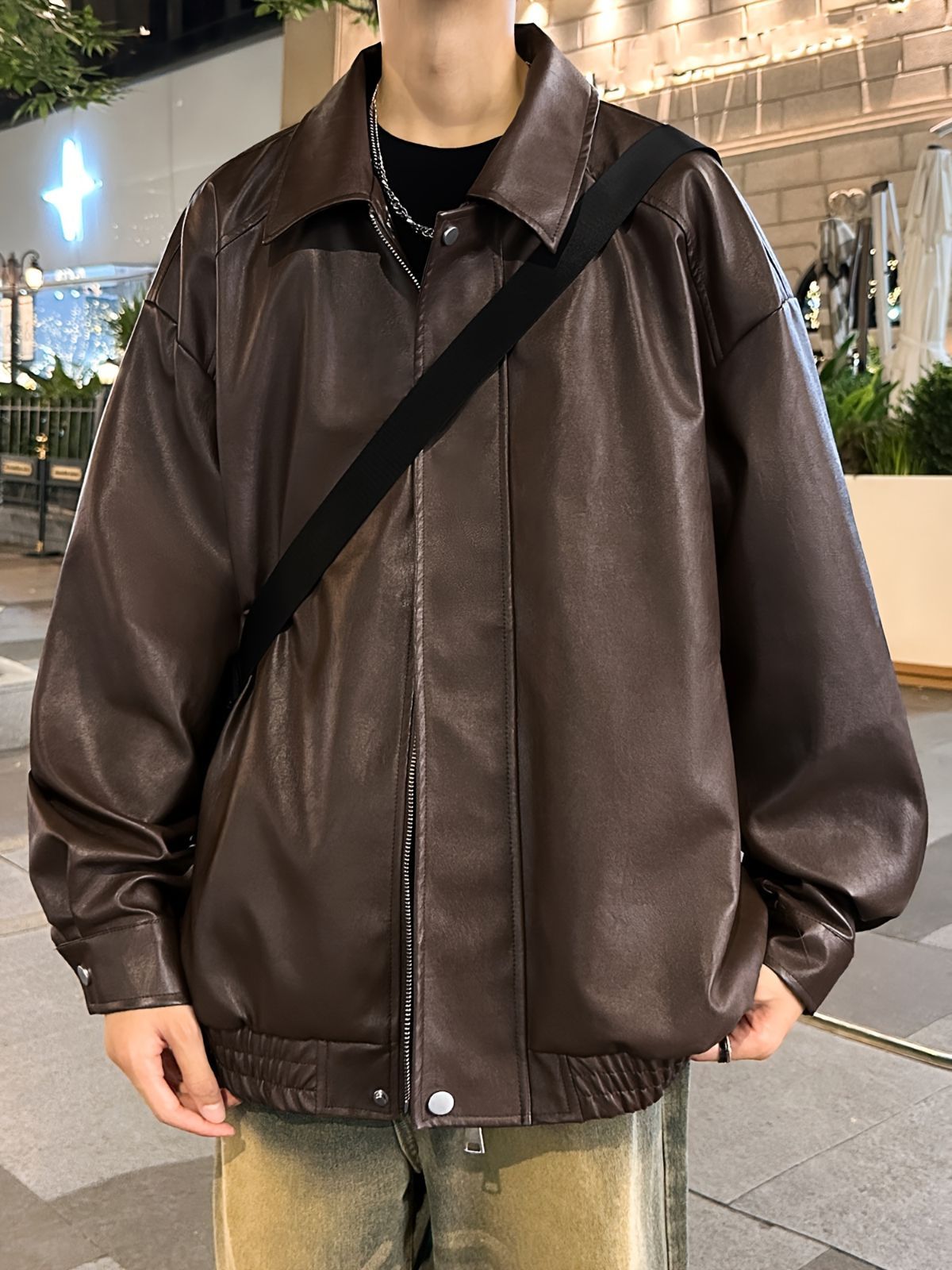 ポケット付きジップアップ