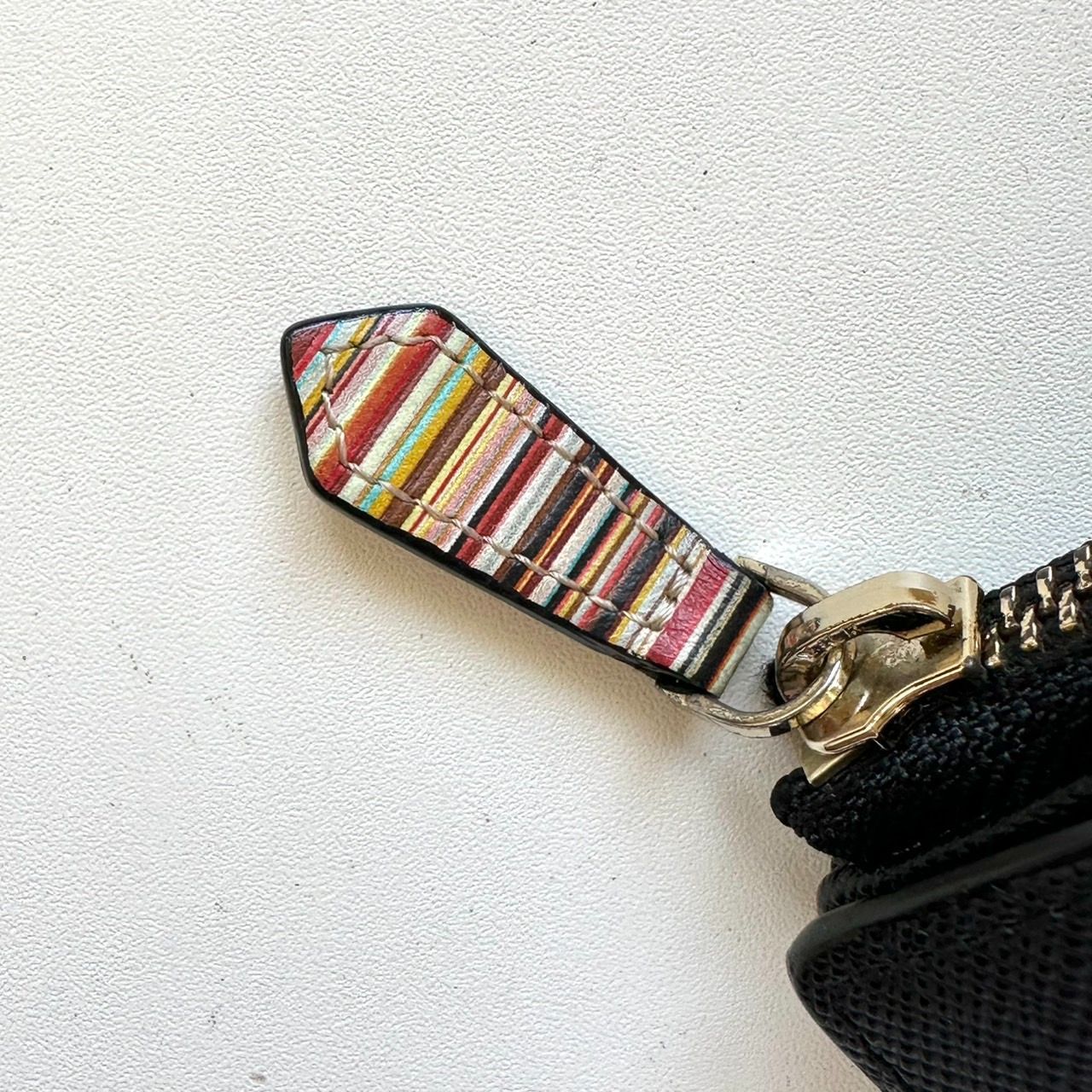 ✨美品✨ポールスミス ジップストローグレイン マルチストライプ 二つ折り財布 黒 ポールスミス Paul Smith 二つ折り財布 ジップストローグレイン2