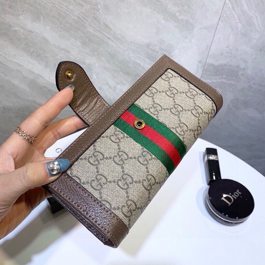 今日特価】GUCCI グッチ 二つ折りウォレット 送料無料 お得な