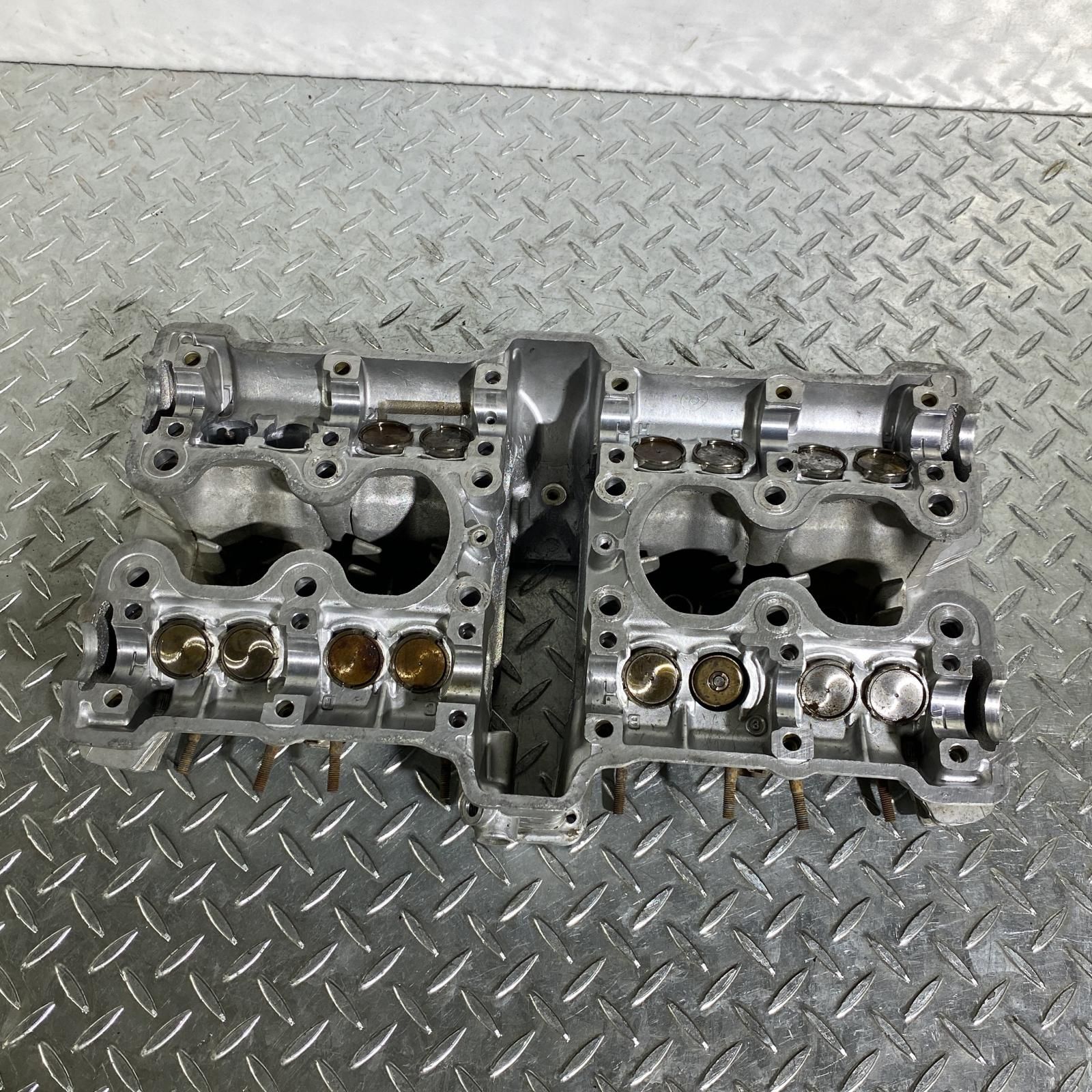 CB750F シリンダーヘッド