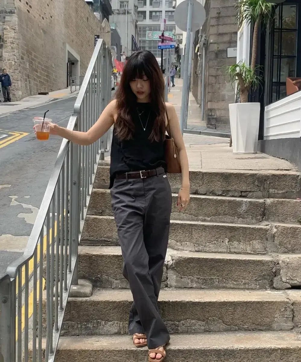 安定感のある オーバデューフ easy work pants ベージュ