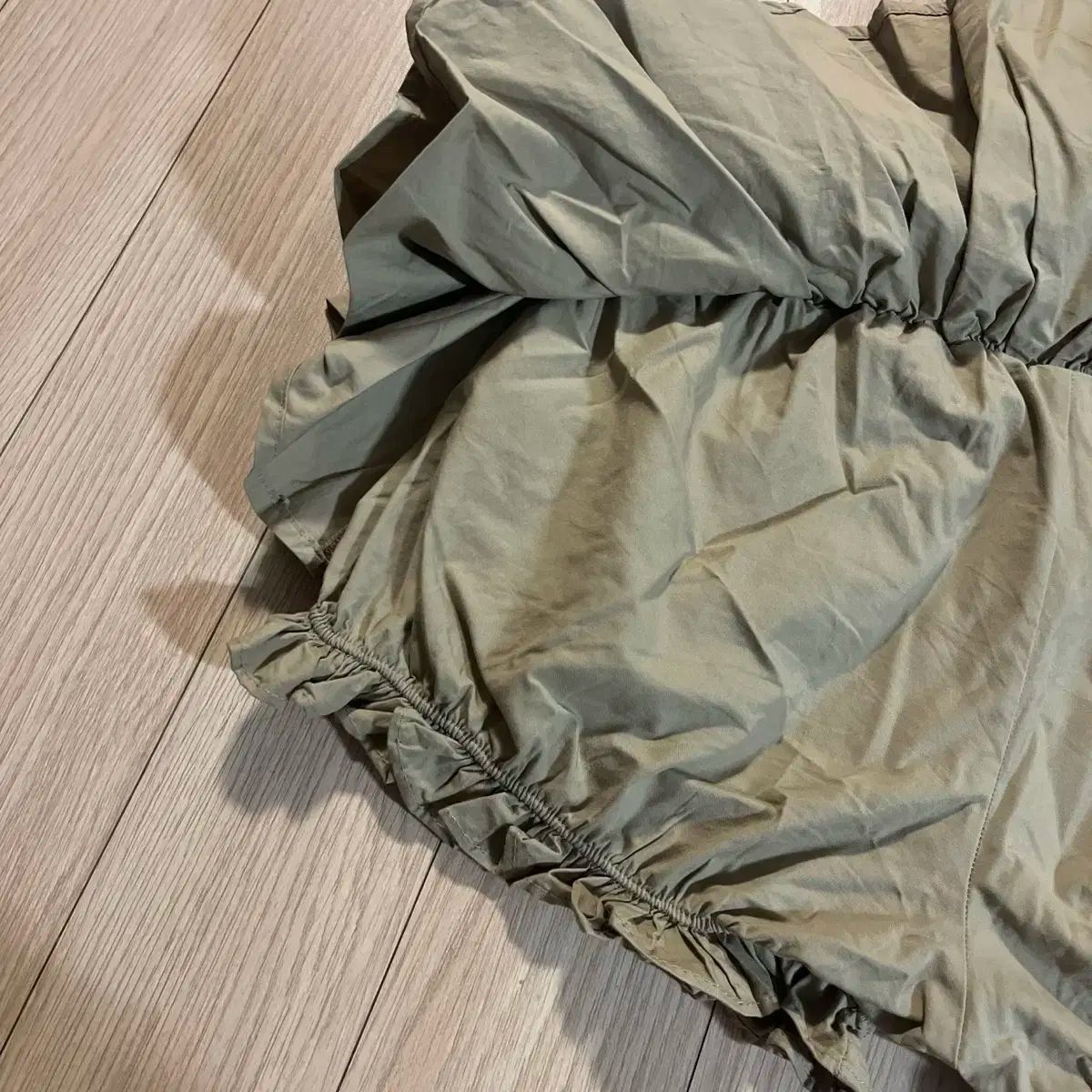 カーキポイント ティアードスカート