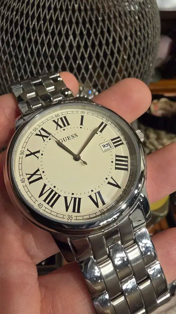 GUESS ゲス ローマ字 シルバー メタル 時計