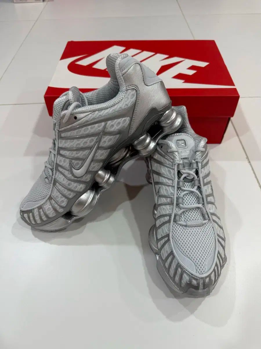NIKE ナイキ