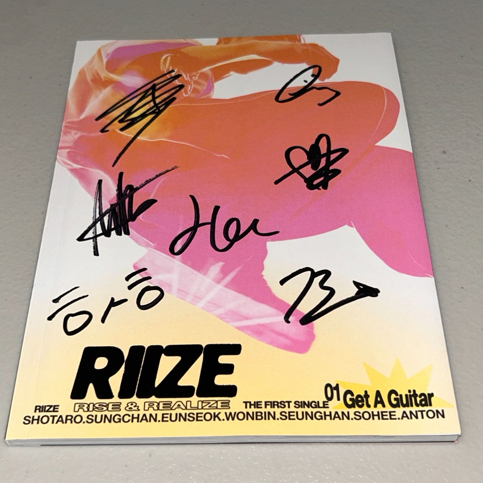 RIIZE 直筆サイン｢Get A Guitar｣① s-l400.jpg