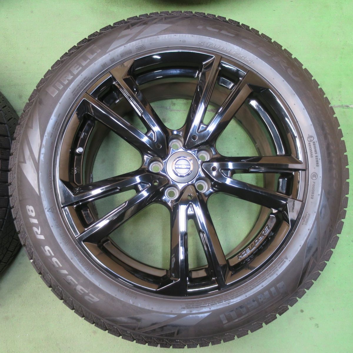 アシンメトリコ