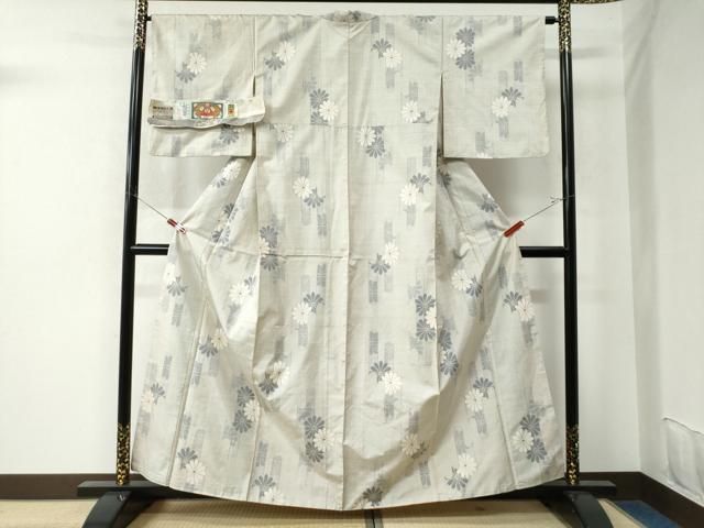 平和屋着物●本場大島紬　白大島　9マルキ　菊花の美　藤絹織物謹製　証紙付き　正絹　逸品　CAAU2929yc 平和屋着物○本場大島紬 白大島 9マルキ 菊花の美 藤絹織物謹製 証紙