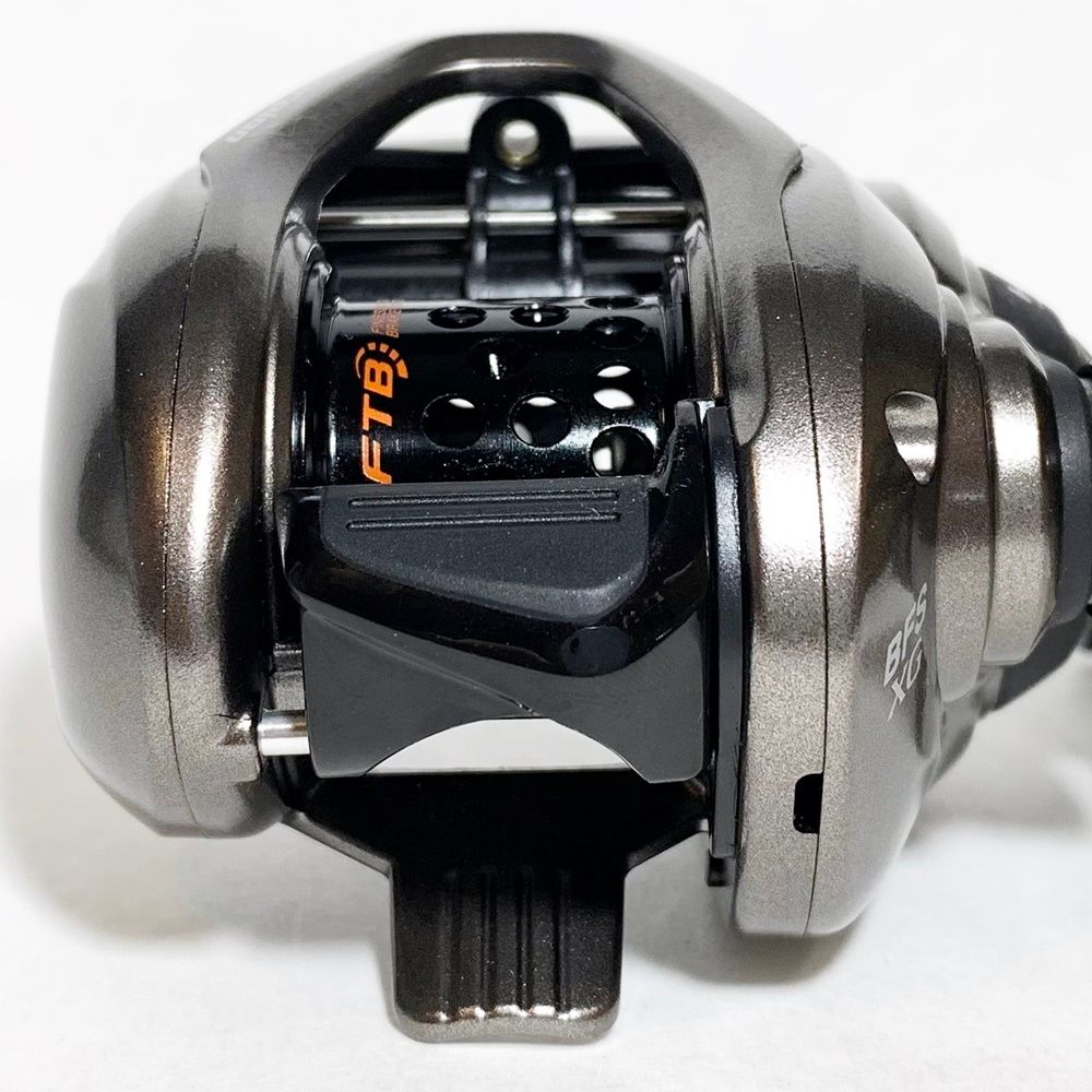 ベイトリール 右ハンドル