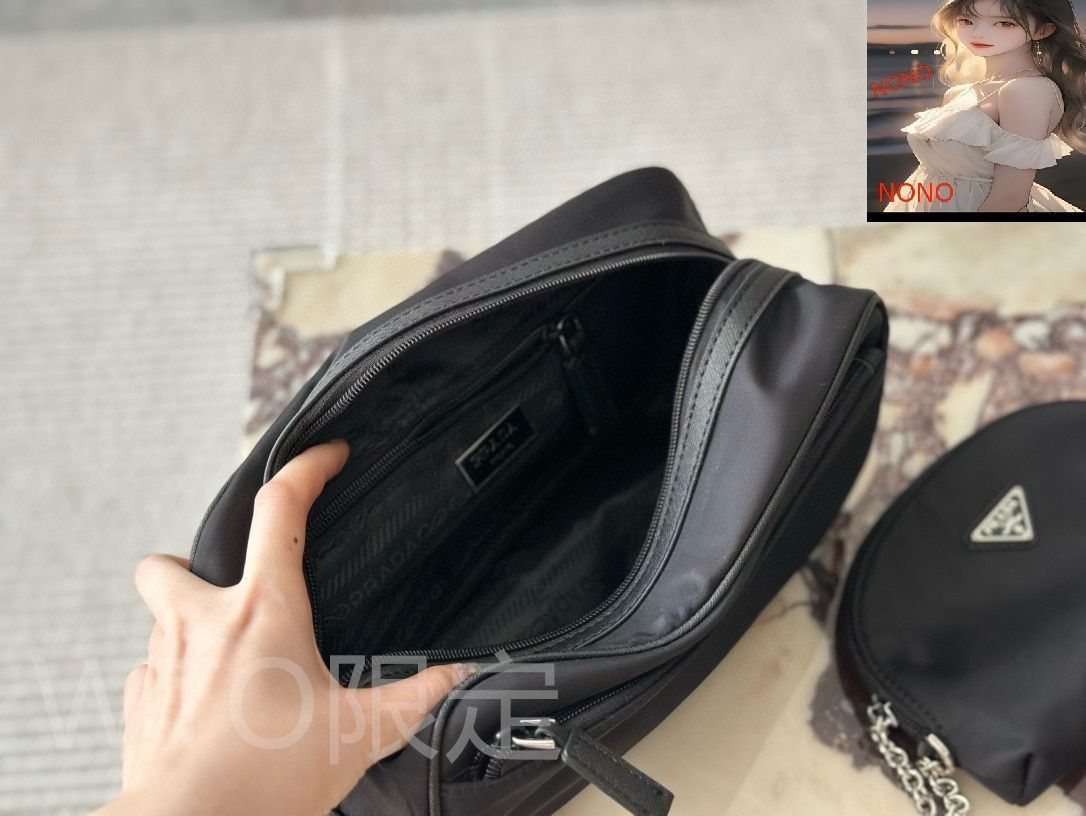 今日特価】Prada Nylon Cosmetic Pouch プラダ ナイロン コスメ