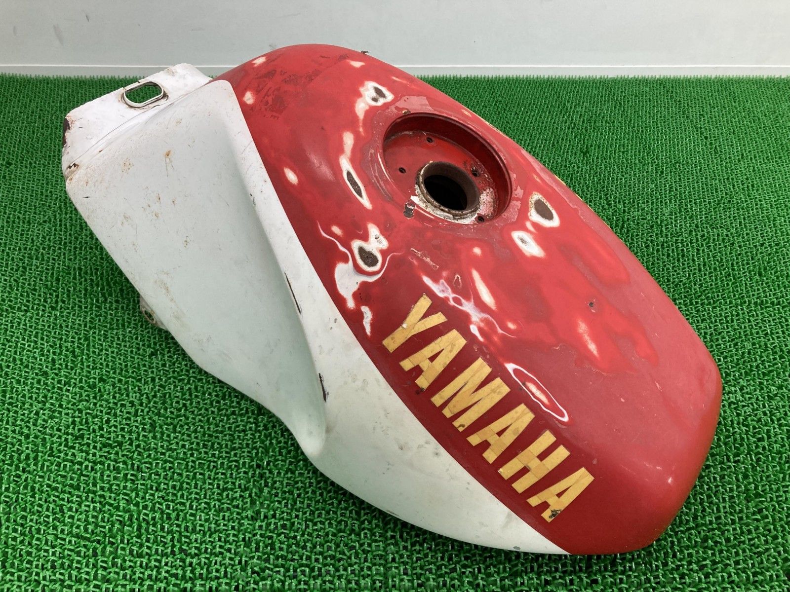 RZ250R YAMAHA ガソリンタンク RZ250R タンク ヤマハ 純正 29L-100*** ガソリンタンク フューエル