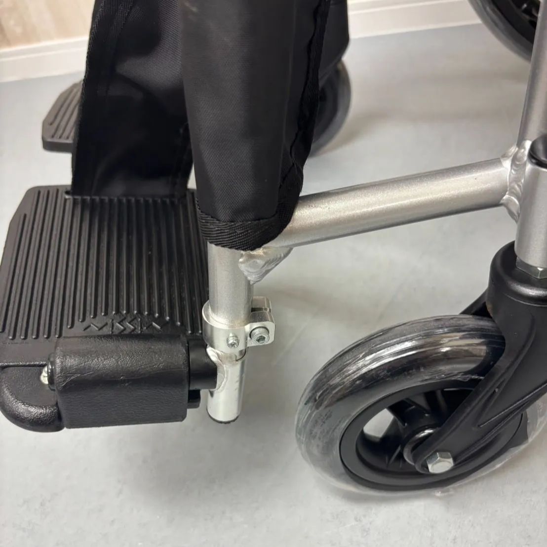 自走式車椅子 標準型自走