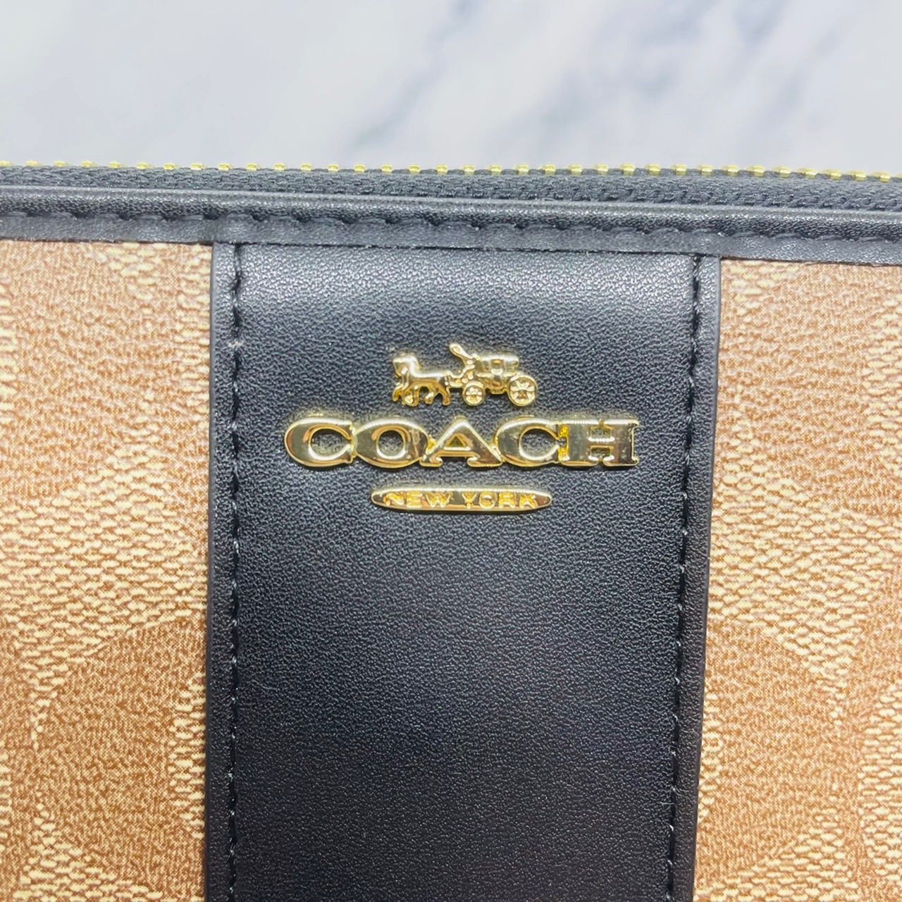 本命ギフト ⭐COACHコーチ ラウンドファスナー長財布 シグネチャー