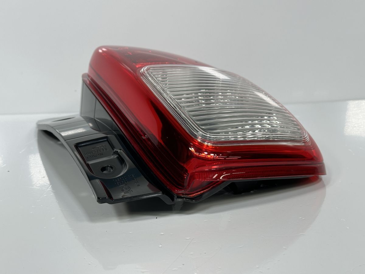 テールライト RH