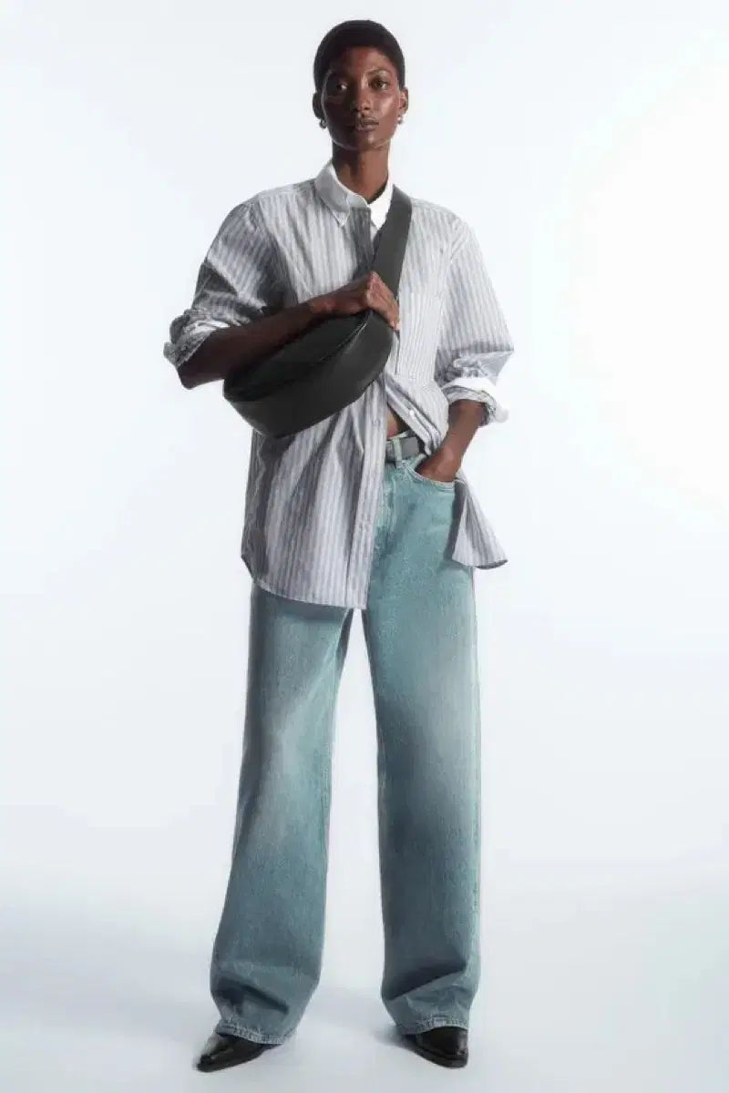 SWING MICRO CROSSBODY - LEATHER 【COS】スイングマイクロクロス