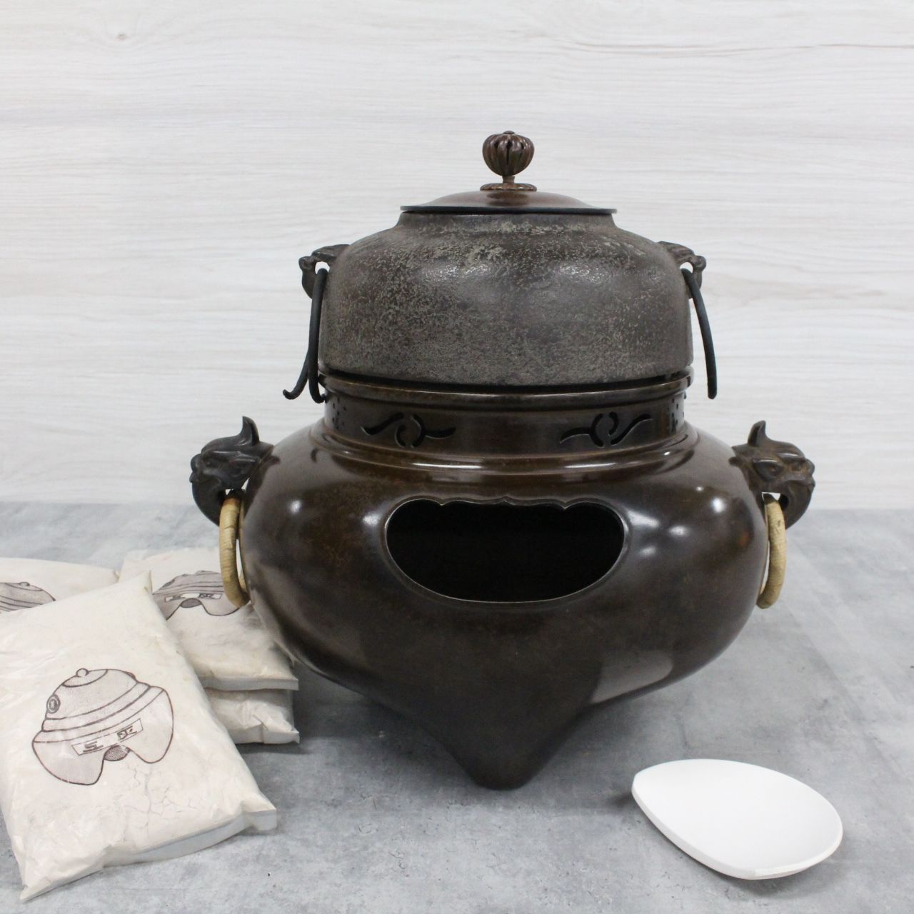 行董 ♥|保管品 大禾風炉 茶道具 風炉 釜 銘有り 鬼面風炉 AA0U86