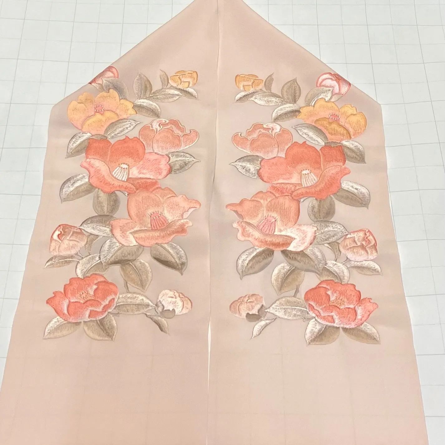 ≪花ラブリ≫WK798 刺繍半衿 花 はな ピンク系 オレンジ系 淡い緑 式典 成人式 卒業式 和装 和服 刺繍 ししゅう テイジン? シルドール? 千草織 彩小径 椿