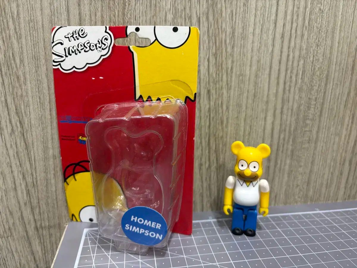 ホーマーシンプソン BE RBRICK ベアブリック 100 %