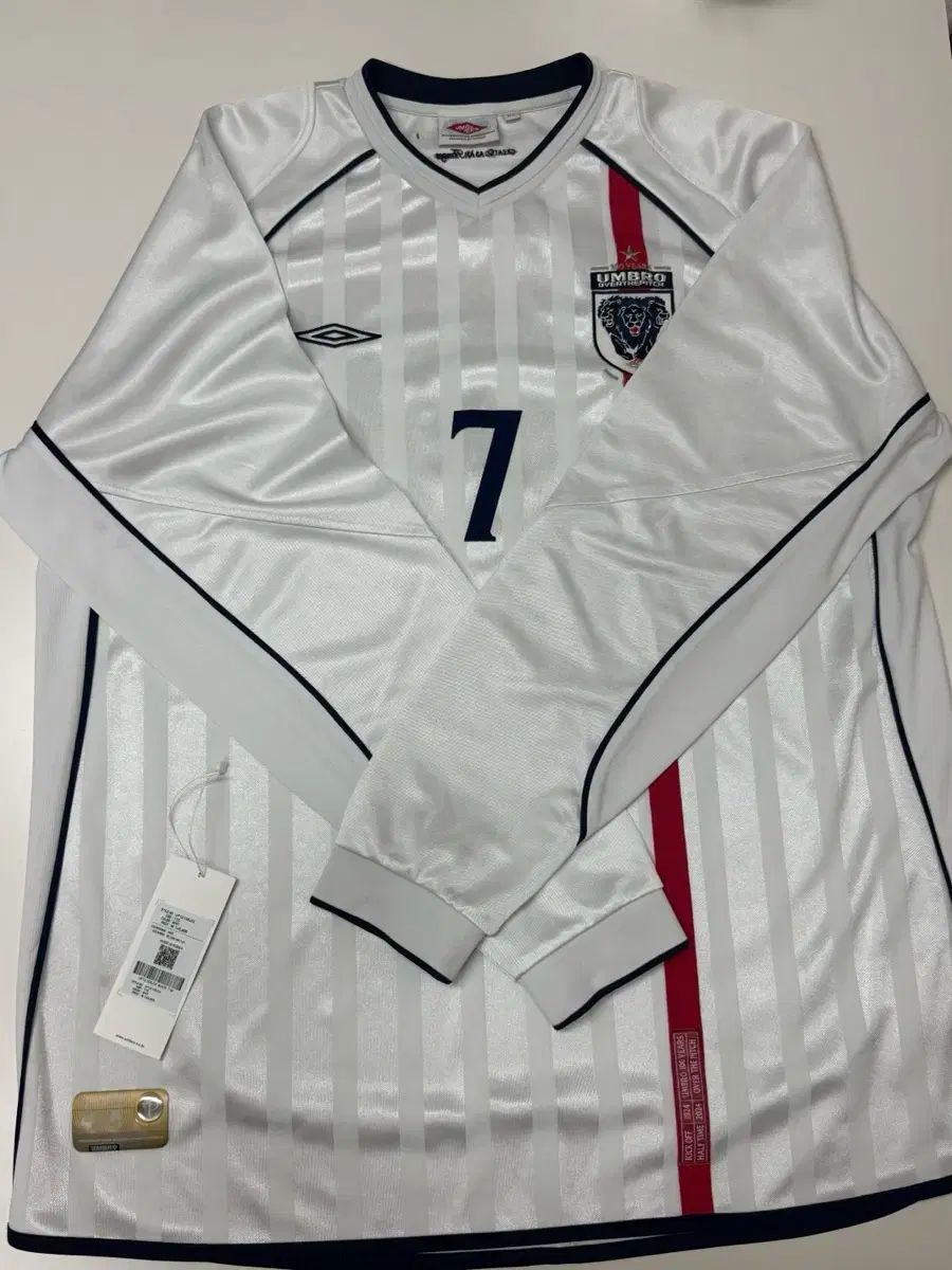 アンブロ X OVER THE PITCH イングランド 100周年 オマージュ ベッカム