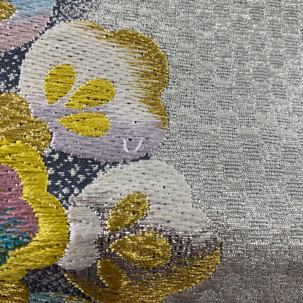 袋帯 秀品 振袖向き 華文 金銀糸 刺繍 銀色 六通 正絹 【中古