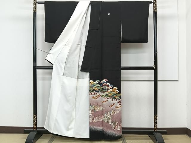 C29 正絹 黒留袖 松模様 風景模様 落款 着物 C29 正絹 黒留袖 松模様 風景模様 落款 着物