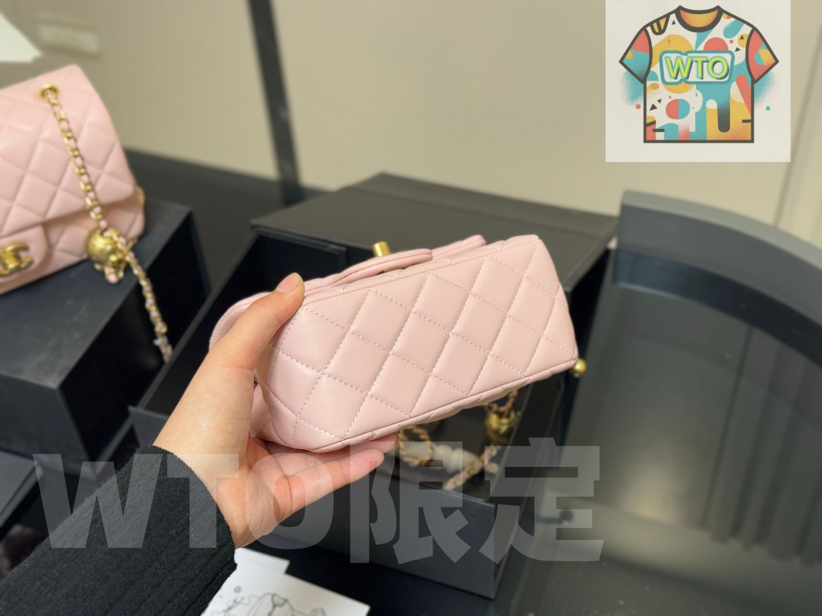 【超希少】CHANEL ミニバッグ ミニ クラシック ハンドバッグ、ラムスキン、ブラック