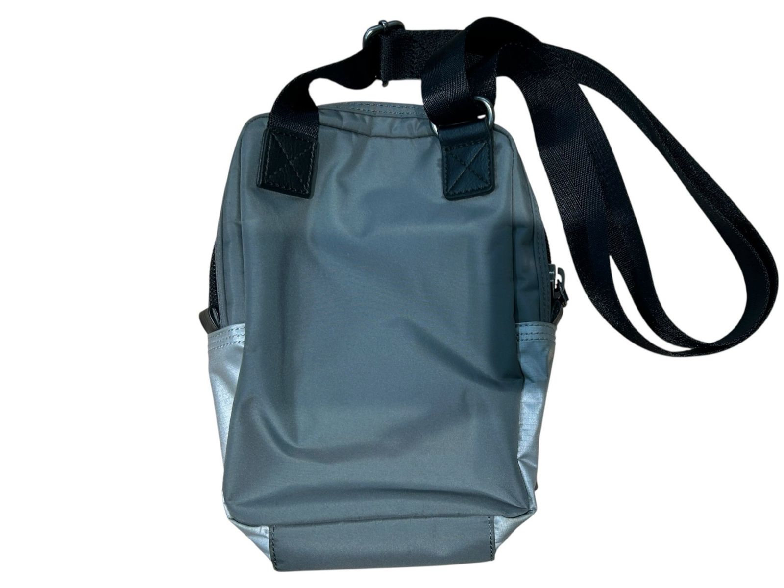 DIESEL (ディーゼル) ショルダーバッグ 縦型 グレー メンズ/025 DIESEL (ディーゼル) ショルダーバッグ 縦型 グレー メンズ/025