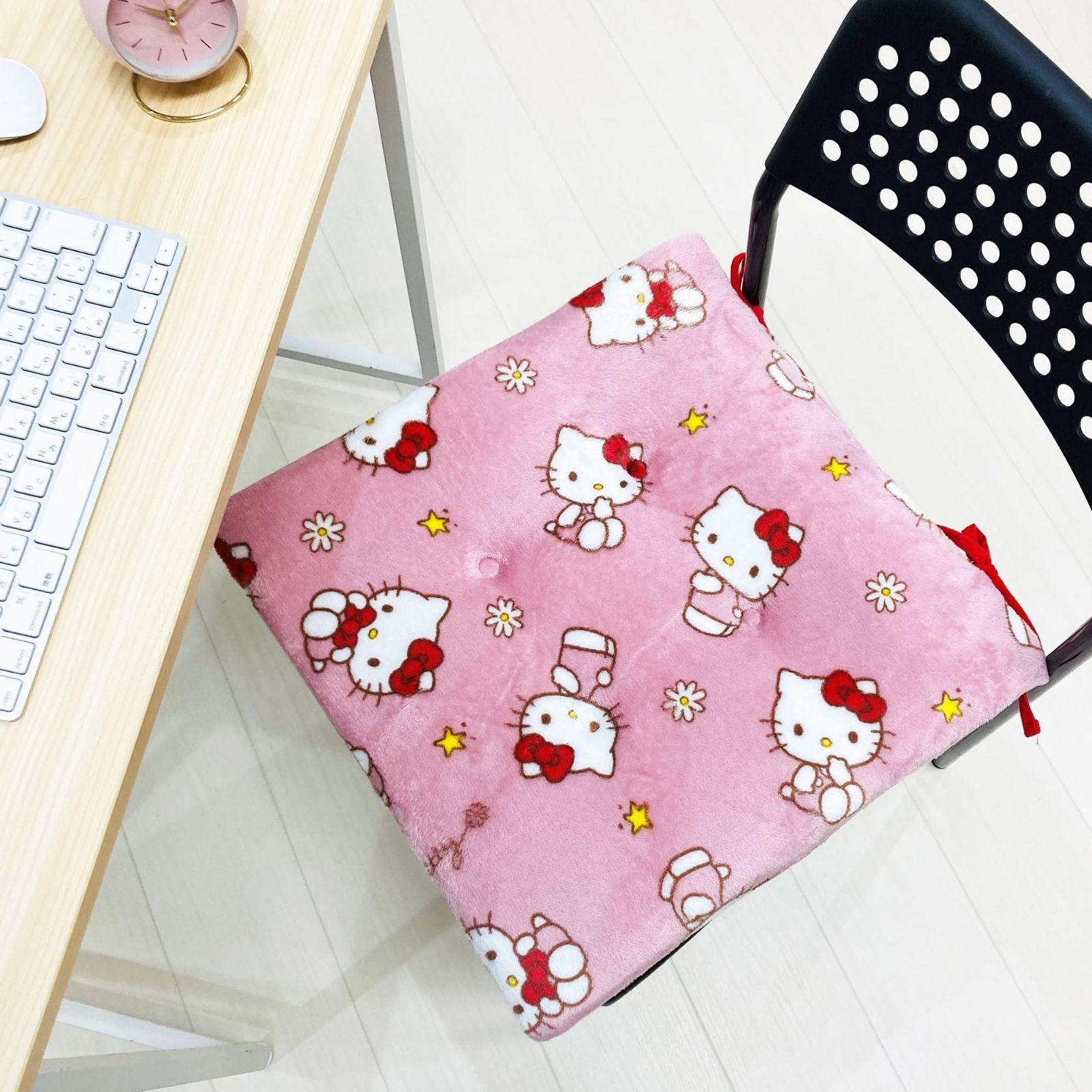 ハローキティ笑点座布団♪ピンク、パープル◇レア◇ 特価セール】MORIPiLO サンリオ ハローキティ 座布団 お尻が痛く