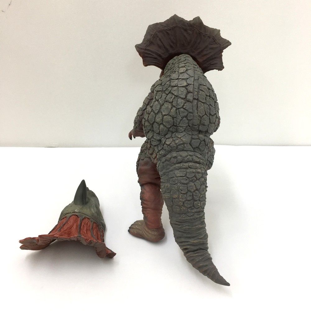 カプセル怪獣 アギラ