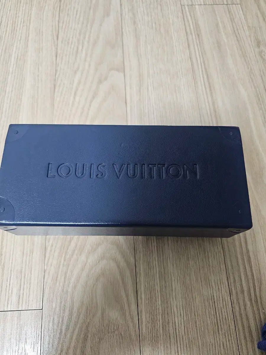 ヴィトン LV