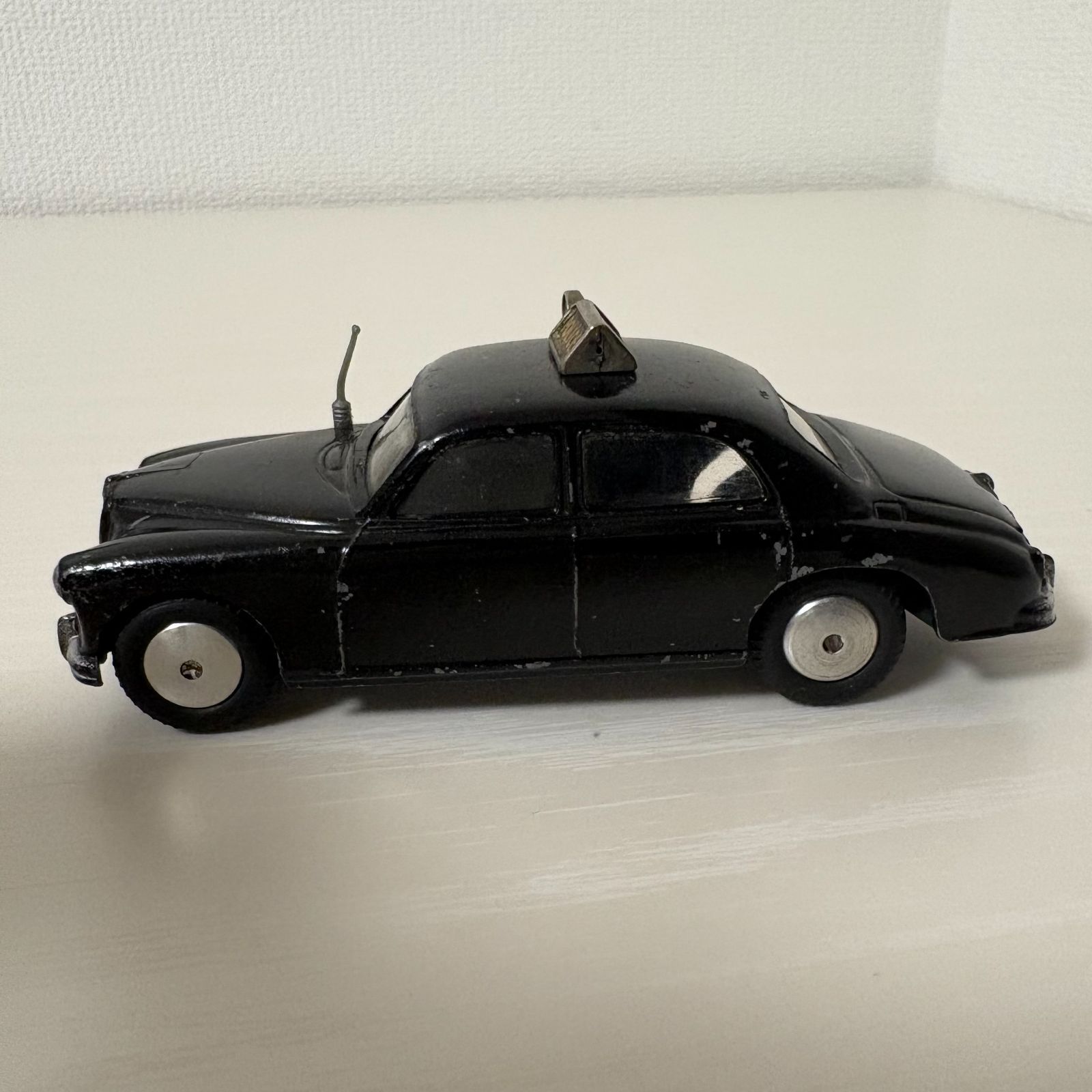美品　オールドコーギートイズ Riley Pathfinder ミニカー CORGI TOYS RILEY PATHFINDER コーギー ミニカー パトカー