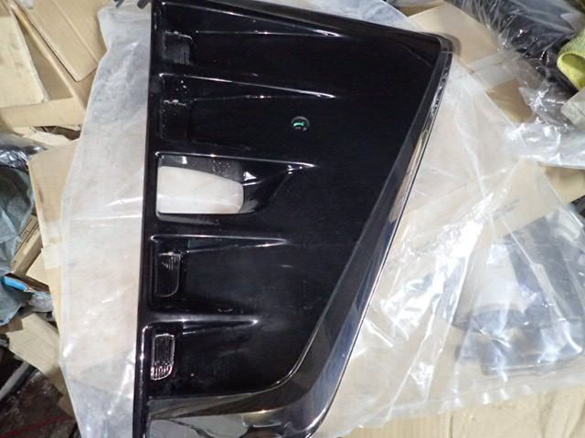 良品 ヴォクシー (ZRR80⁄ZWR80)後期 送料無料 トヨタ VOXY ヴォクシー