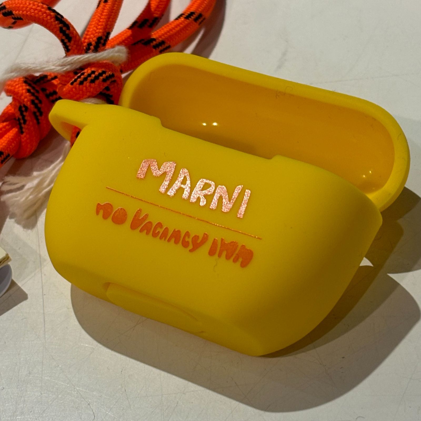 イタリア製 シングルソファ 金華山織 赤 レッド ソファ 猫脚 222-1004