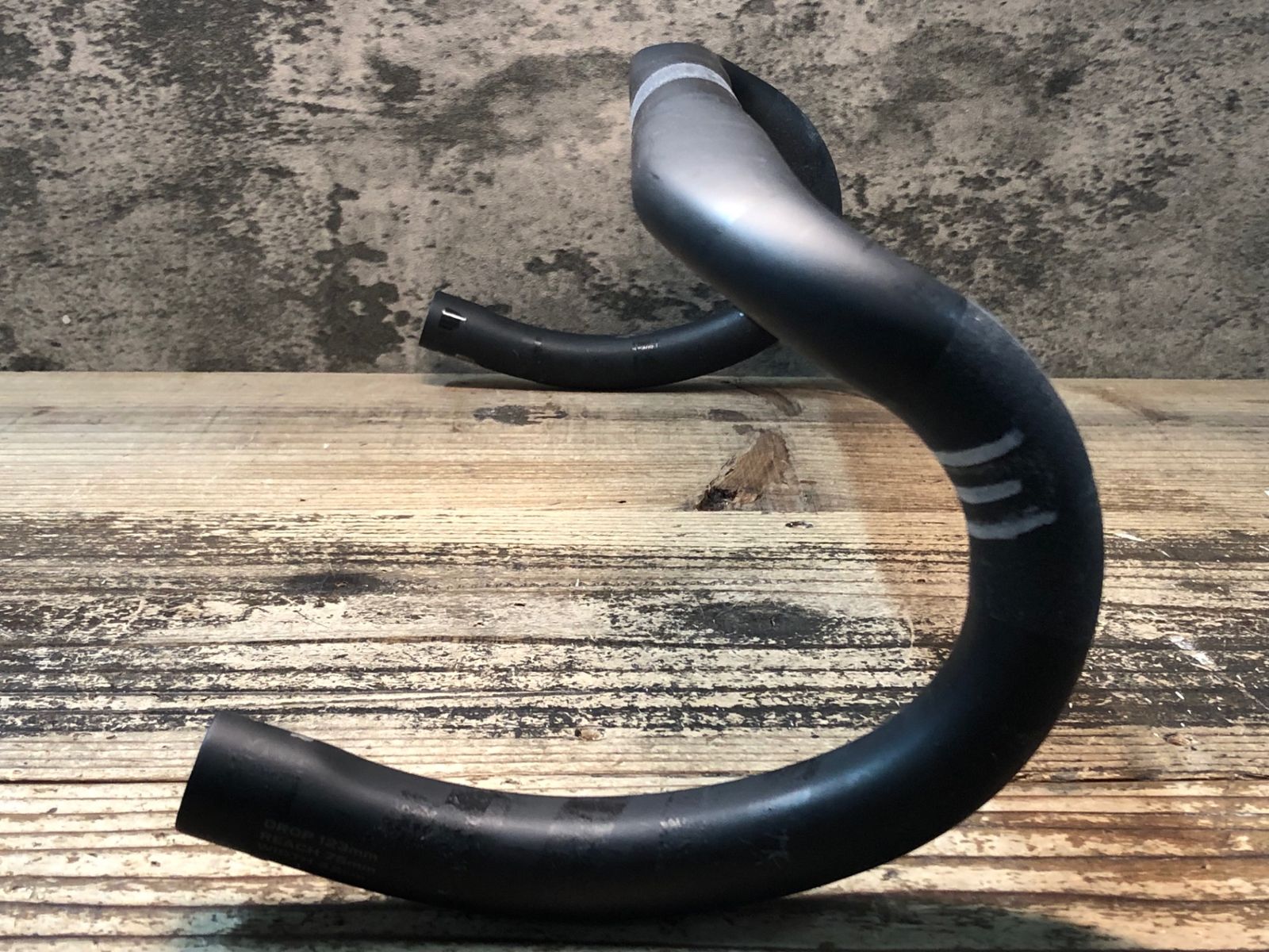 JF484 スペシャライズド SPECIALIZED S-WORKS SHALLOW BEND カーボン ドロップハンドル 420mm Φ31.8 レバー固定部凹みのためジャンク