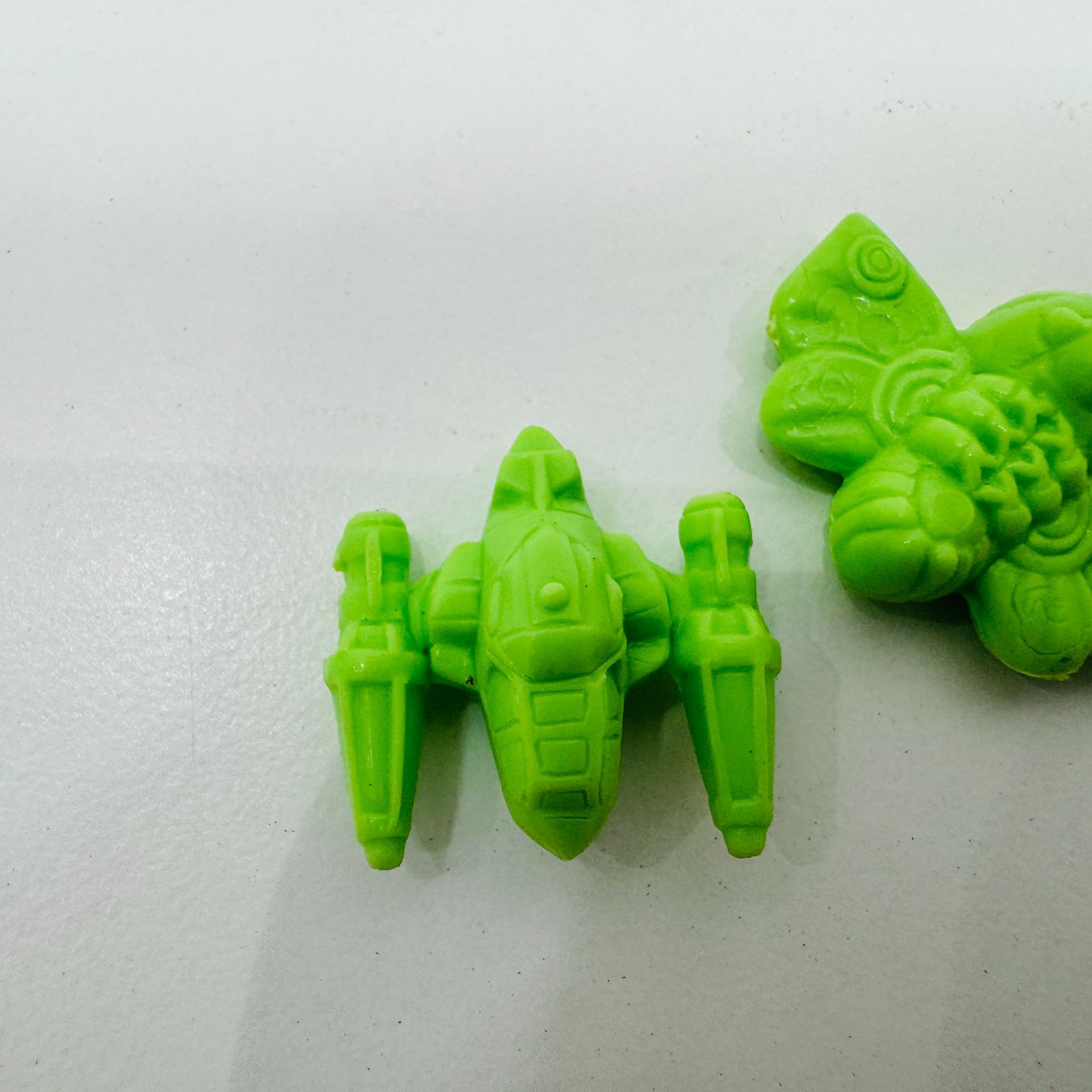 ゴジラ 怪獣 ミニラ 消しゴム 暗闇で光る クリアグリーン ゴジラ