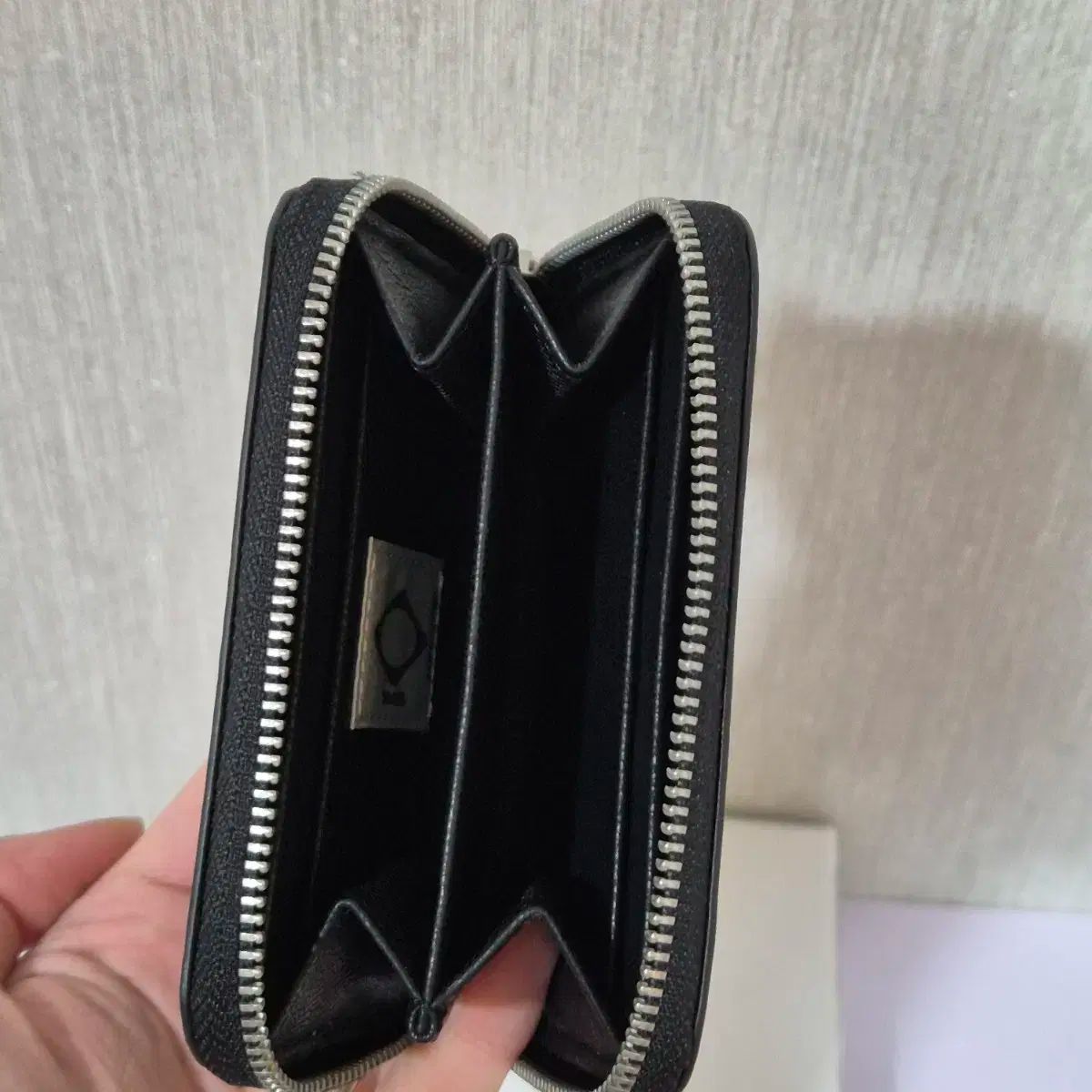MSCHF(ミスチーフ) ロンバス ウォレット ブラック ハウスグローブ 