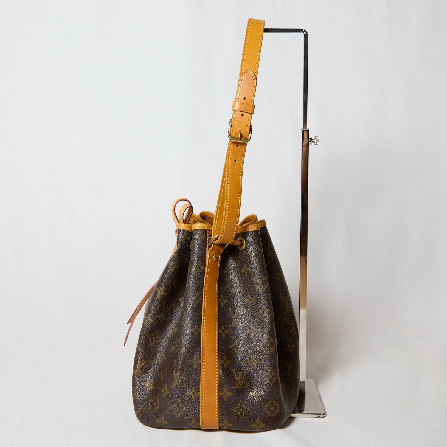 LOUIS VUITTON モノグラム プチノエ 巾着型 ワンショルダーバッグ
