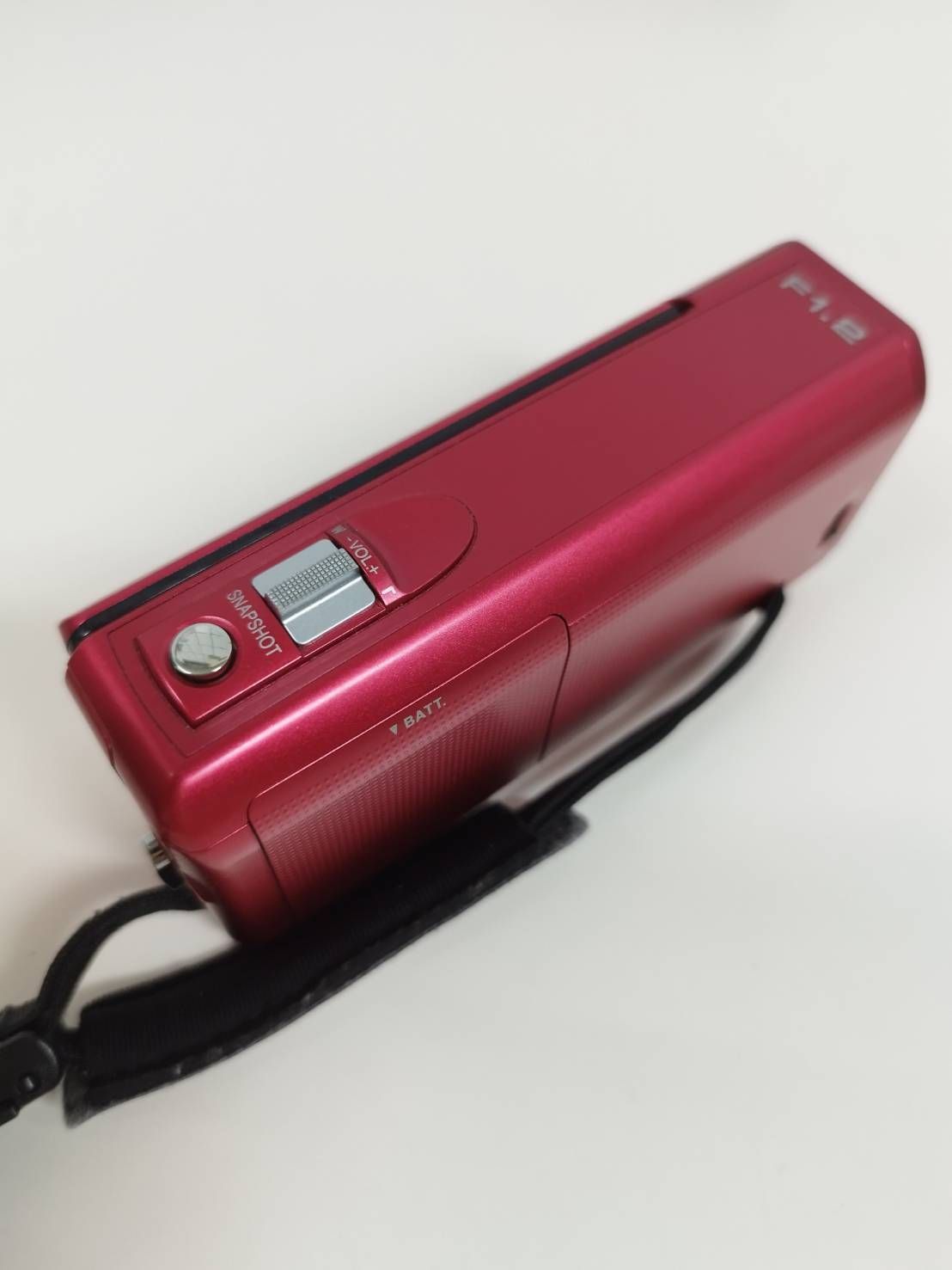 JVC ケンウッド F1.2 GZ-V675-R ビデオカメラ - メルカリ