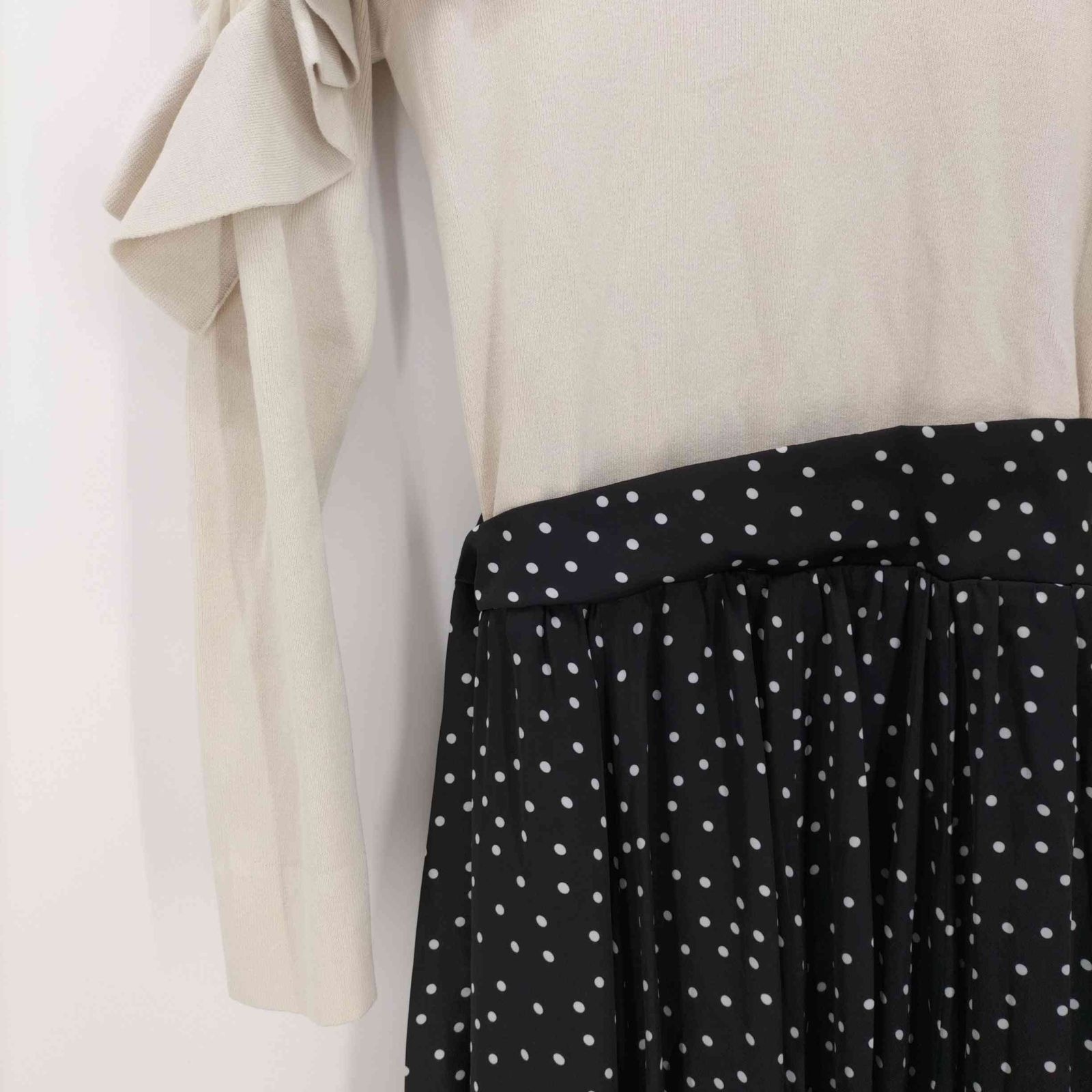 ⭐︎週末sale☆新品未使用　violet room lace blouse Bulma Satin Blouse | GUESS