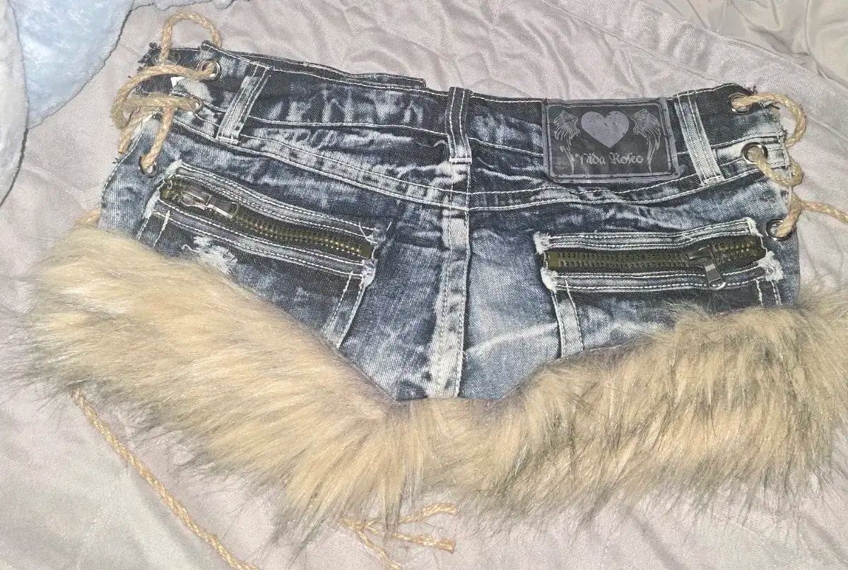Y2K 日本 ヴィンテージ デニム ショートパンツ ファー トリミング スタイル DECORATOM_COM_BR