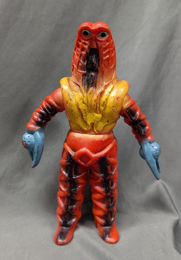 マルサン マルサンST/VINソフビ ゴドラ星人/赤成型に黄と黒と水色/マルサン/ウルトラマン