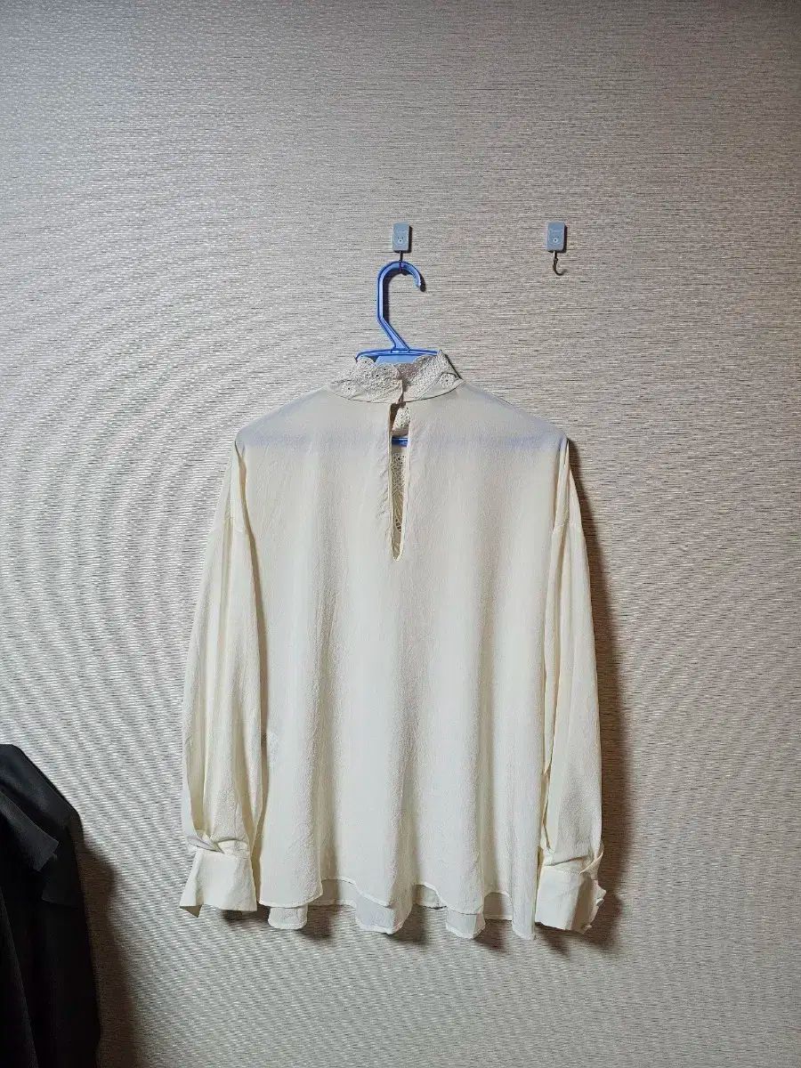 エトレトウキョウ ETRE TOKYO 24SS フリルカフスシャツ ブラウス