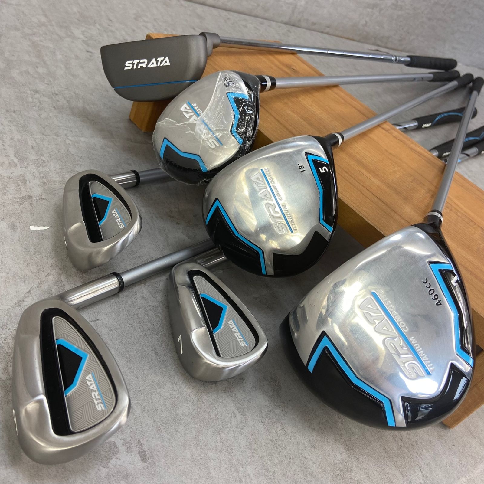 Callaway キャロウェイ STRATA ストラータ レディースゴルフ7本セット カーボン 右利き用 キャディバッグ ヘッドカバー - メルカリ