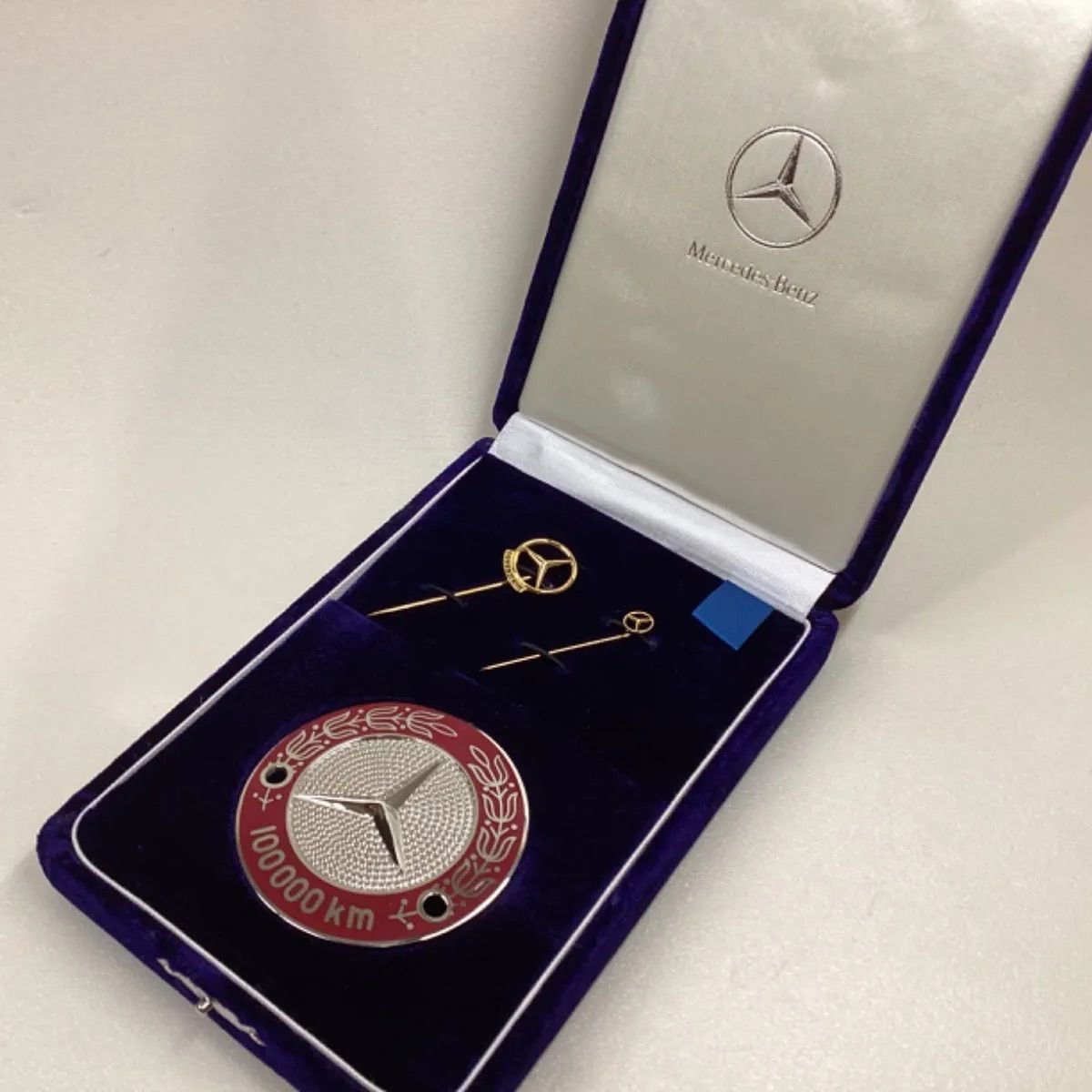 希少　Mercedes Benz　メルセデス・ベンツ　10万km　エンブレム レア・非売品】メルセデスベンツ 10万キロ達成表彰記念