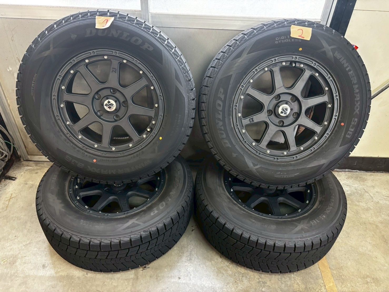 ジープ ラングラー アンリミテッド サハラ JK36L スタッドレスタイヤ EXTREME-J 社外アルミホイール 265 65 17４本セット み