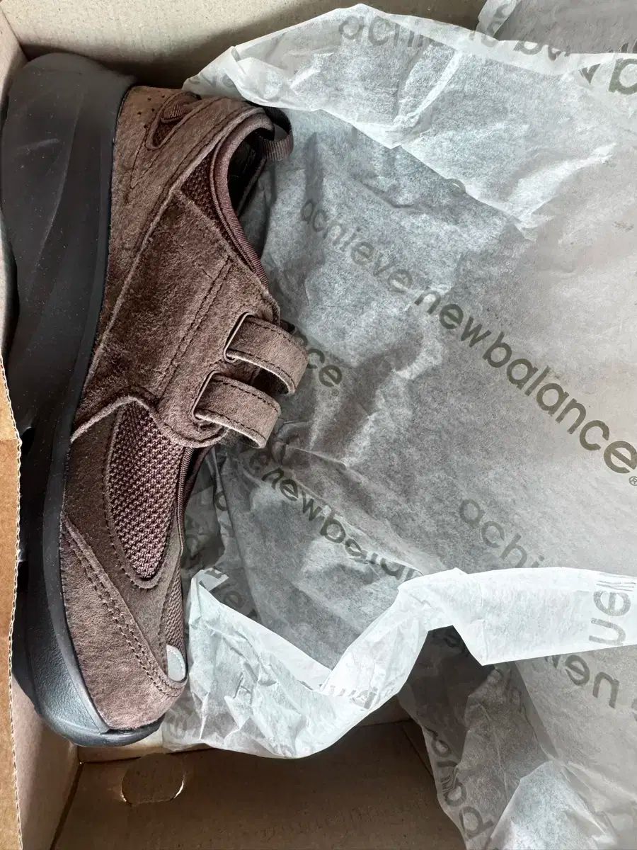 New Balance(ニューバランス) ブリーズ ブラウン 240 韓国 ニューバランス
