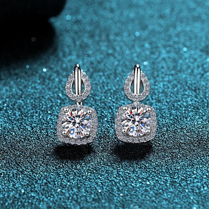 ピアス モアサナイト 0.8ct シルバー925 人工ダイヤモンド ...