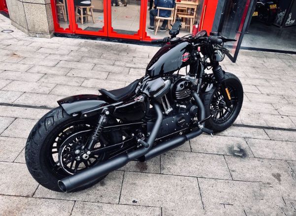 ハーレー XL1200X フロントフェンダー 黒 ハーレー 純正 中古 ハーレー XL1200X フロントフェンダー 黒 ハーレー 純正 中古