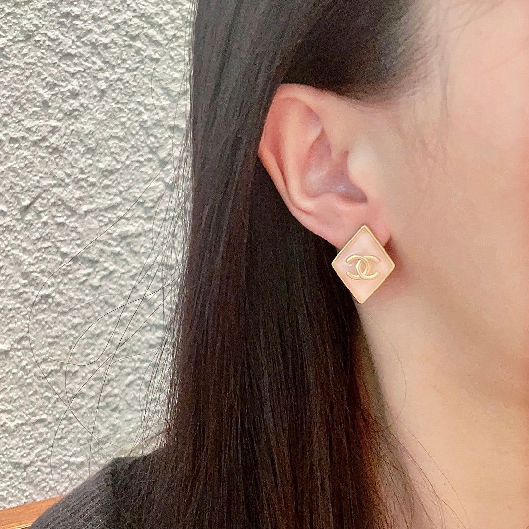 シャネルピアス CC フープ シルバー 本日限定セール　値下げ交渉不可 CHANEL - シャネル ピアス フープ シルバー 925 大幅値下げ品の