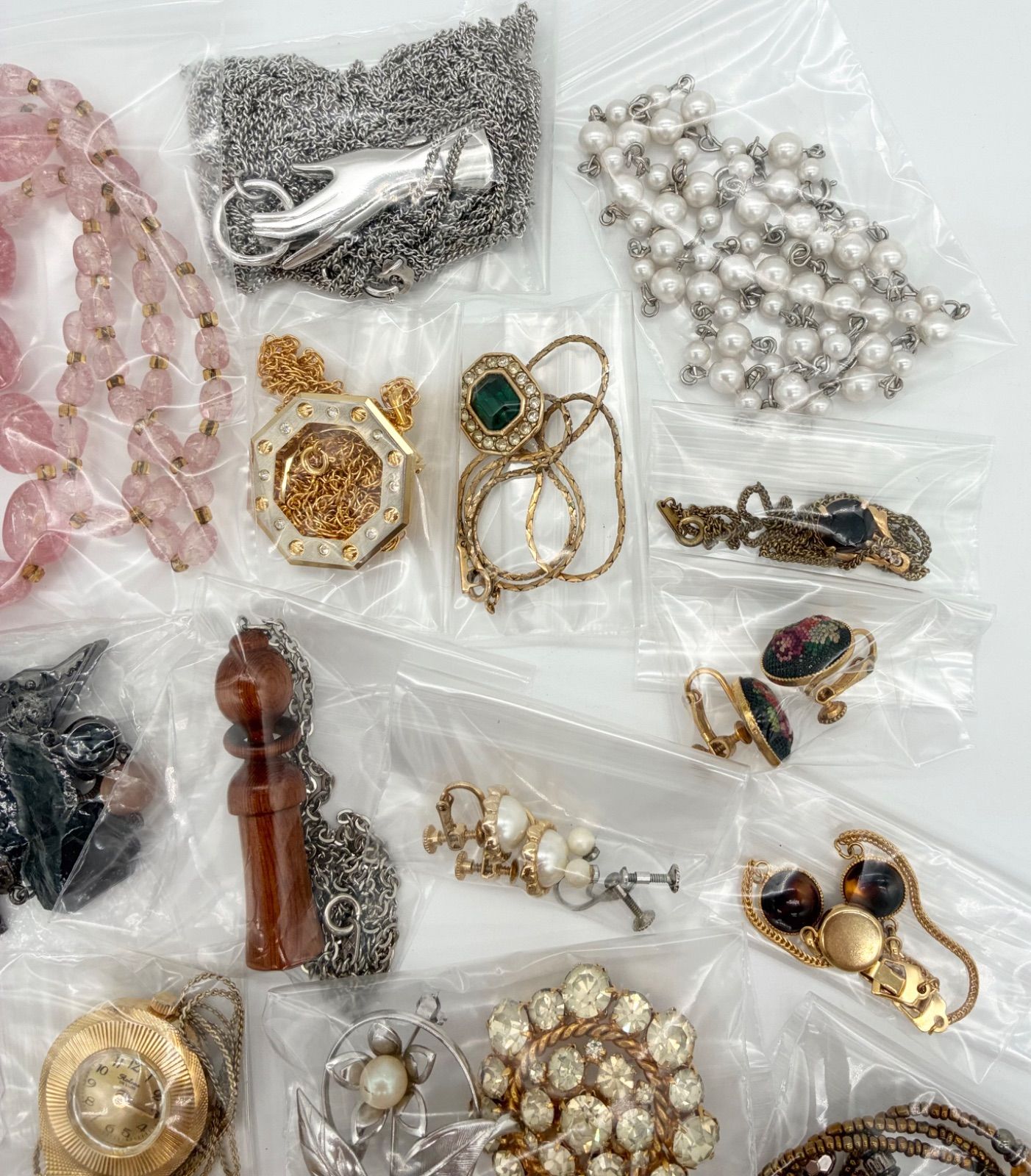 イミテーションアクセサリー　まとめ売り　大容量 1円～ 大量イミテーション アクセサリー セット まとめて 総重量